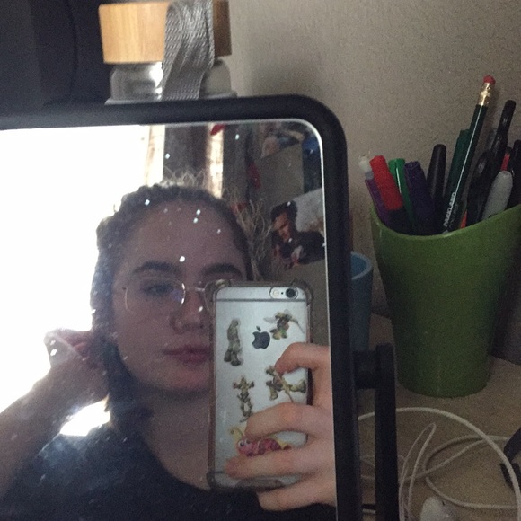 Meet your Posher, Tori - Picture 1 of 1